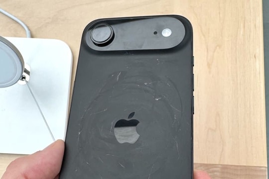 Apple lên tiếng về vết trầy trên iPhone 17: Do MagSafe hay lỗi thiết kế?