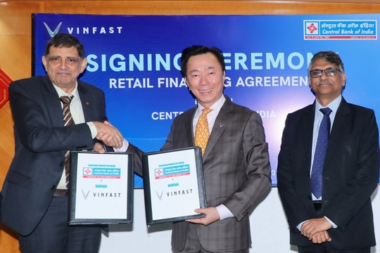 Ngân hàng  hơn 100 năm tuổi phân phối gói tín dụng độc quyền cho xe điện VinFast