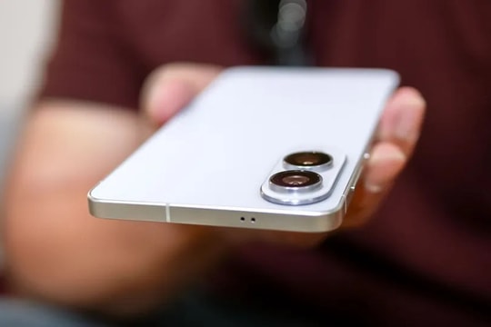 Galaxy S25 Edge giảm gần nửa giá cuối tháng 5, đối đầu trực diện iPhone 17
