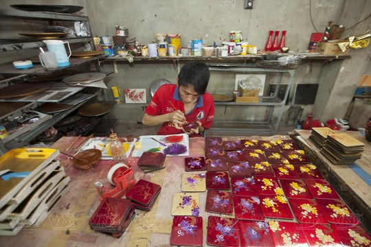 Làng sơn mài trăm tuổi ở TP.HCM đang hồi sinh, dần tìm lại thuở vàng son sau sáp nhập