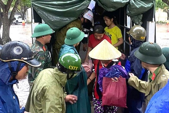 Thường trực Ban Bí thư: Bảo đảm an toàn tính mạng và tài sản của nhân dân, hạn chế thấp nhất thiệt hại do bão số 10 gây ra