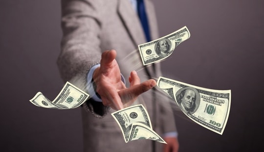 Tròn 1 năm lên sàn, cổ nghiệp doanh nghiệp này giảm quá nửa, Chủ tịch lập tức hành động