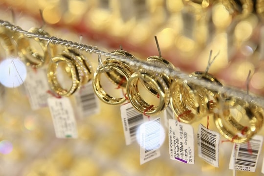 Giá vàng nhẫn hôm nay 29/9: Đỉnh lịch sử đã ở rất gần