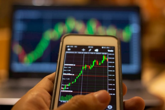 Dù có "điểm tựa" Vingroup, chứng khoán cuối tháng 9 vẫn giảm sâu