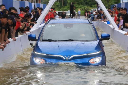 Những chiếc ô tô lội nước đáng mua nhất Việt Nam, không ngán mưa ngập