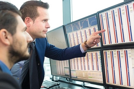 Có gì đặc biệt ở công ty chứng khoán được quỹ ngoại kiên trì nắm giữ giữa tâm bão bán ròng?