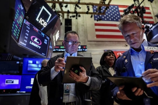 Chứng khoán Mỹ khởi đầu tháng 10 giằng co, c hỉ số S&P 500 lập kỷ lục mới