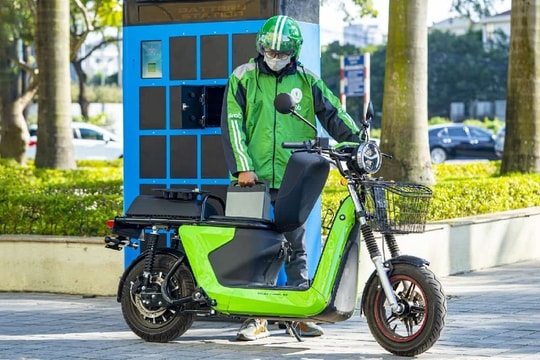 Grab chuẩn bị có bước chuyển hướng lớn, tài xế công nghệ sắp bỏ xe xăng để chạy xe điện?