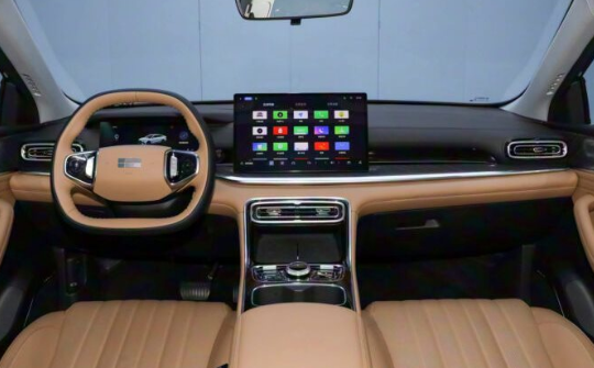 Chỉ hơn 300 triệu sở hữu mẫu xe xăng lai điện mới: Thiết kế sang như Mercedes, tiết kiệm xăng 2,8L/100km, chạy điện 125km/lần sạc