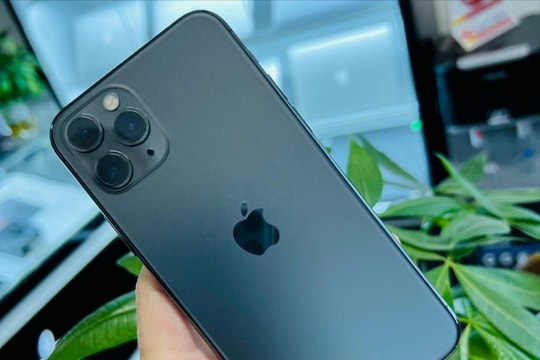 Chiếc iPhone từng gần 30 triệu nay chỉ 6 triệu, camera vẫn ăn đứt đời mới