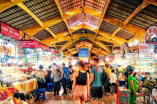 Vực dậy sức sống cho những ngôi chợ truyền thống trong kỷ nguyên mua sắm hiện đại