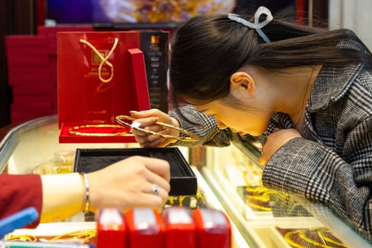 Dự báo giá vàng ngày mai 4/10: Phe mua giữ lợi thế, phe bán chờ điều chỉnh