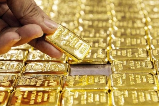 Thị trường kim loại quý hôm nay 3/10/2025: Giá vàng đã có tín hiệu giảm, bạc tăng nhẹ