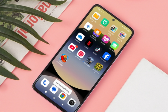 Bất ngờ với mẫu điện thoại 3 camera như iPhone 17 Pro Max: Giá chưa tới 6 triệu, hiệu năng không thua flagship