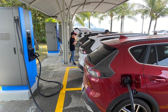 VinFast nhận tín hiệu tích cực từ đô thị lớn nhất cả nước, sắp có thêm 35 điểm công cộng làm trạm sạc xe điện