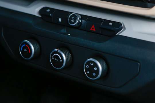 Xe điện mini gầm cao chạy 210 km/lần sạc, giá chỉ hơn 300 triệu đã lăn bánh