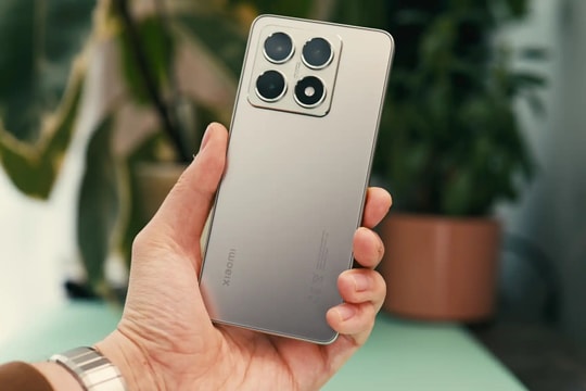 Chiếc Xiaomi giữ ngôi “vua hiệu năng tầm trung”, giá rẻ bằng 1/2 iPhone 17 nhưng trang bị không hề thua kém