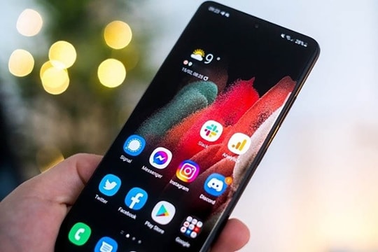 Bất ngờ với smartphone từng là “át chủ bài” Android nay rớt giá còn 6 triệu, màn 120Hz mà iPhone 17 chưa có