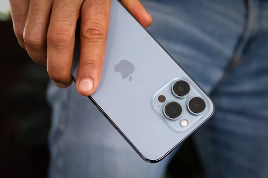 Chiếc iPhone “Pro giá rẻ” vô địch, nhiều tính năng ngang cơ iPhone 17 nhưng chỉ hơn 8 triệu