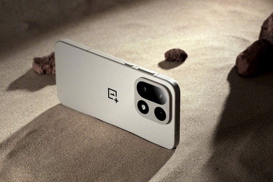 Mẫu Smartphone AI mới tung “siêu vũ khí” thách thức cùng lúc iPhone 17 và Samsung Galaxy S25