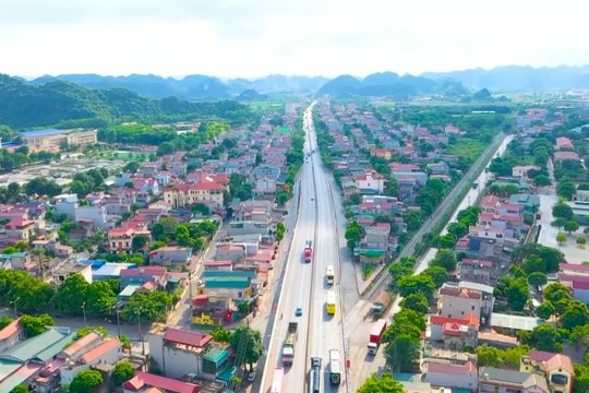 Nằm ở cửa ngõ nối miền Trung, vùng đất 41km2 tại Ninh Bình nổi lên như hình mẫu của đô thị hiện đại, văn minh và bền vững sau sáp nhập