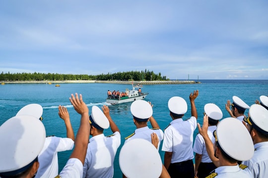 “Bầu Hiển” ủng hộ 5 tỷ đồng để cùng phủ xanh đặc khu Trường Sa của Tổ quốc