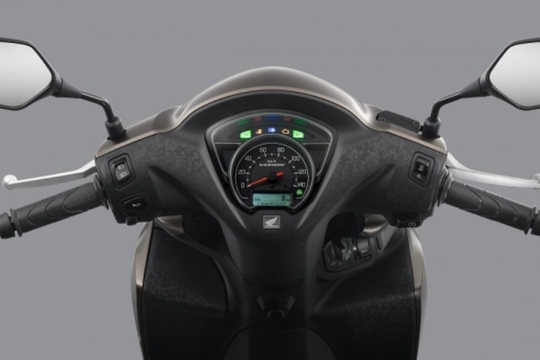 Xe xăng bán chạy nhất Việt Nam đang được đại lý "xả kho", giá rẻ hơn cả xe điện