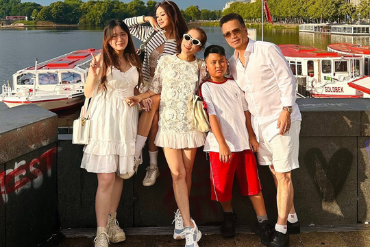 Choáng với bất động sản nghìn m2 ở Đức và Việt Nam của nữ ca sĩ Vbiz