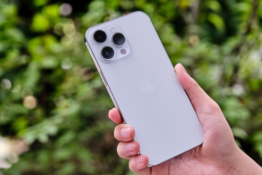 iPhone 14 Pro Max bất ngờ chạm đáy: Giá rẻ bằng nửa iPhone 17 Pro Max nhưng đẳng cấp vẫn không đổi