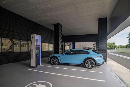 Công nghệ mới giúp xe điện sạc pin qua không khí