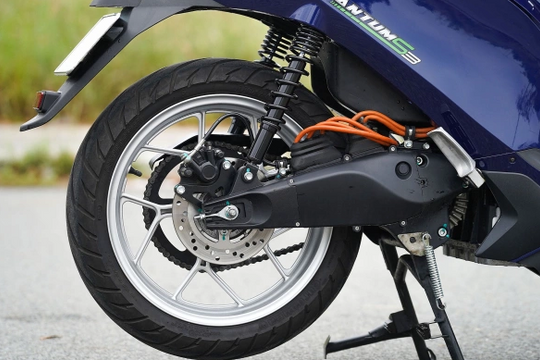 Mẫu xe điện cốp rộng hơn cả Honda Lead, có chế độ lùi như ô tô: Chạy 200 km một lần sạc, giá chưa tới 35 triệu