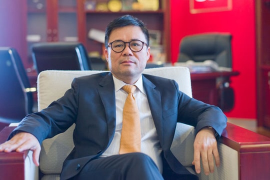 Công ty chứng khoán của ông Nguyễn Duy Hưng bắt tay với sàn chứng khoán nơi Apple, Microsoft, Tesla đang niêm yết