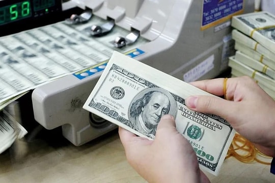 Tỷ giá USD hôm nay 9/10: Lợi suất trái phiếu ổn định, đồng bạc xanh củng cố đà tăng