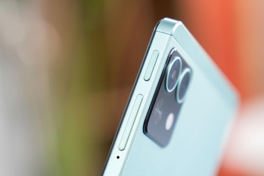 Chiếc máy tính bảng giá rẻ dành cho học sinh: Thiết kế gọn nhẹ, pin 5000 mAh, hỗ trợ kết nối 4G