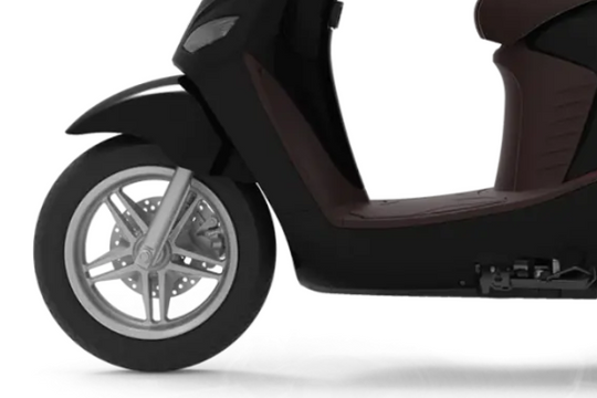 Xe điện Việt chạy 5 ngày mới cần sạc: Thiết kế thời thượng, chạy nhanh 90 km/h, trang bị "ăn đứt" nhiều xe xăng