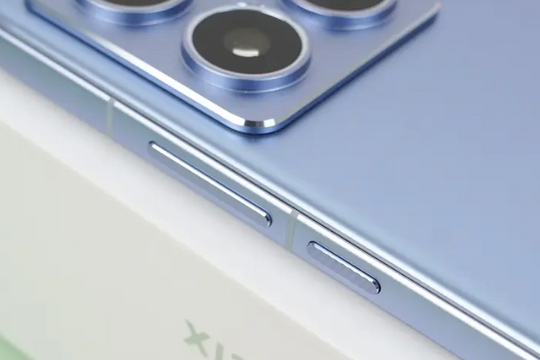 Chiếc flagship có màn sáng nhất thị trường, mạnh ngang Galaxy S24 Ultra nhưng rẻ hơn nhiều