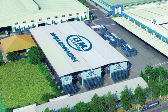 Đem gần 70% tài sản đi gửi ngân hàng, doanh nghiệp gần 1.300 nhân sự vẫn thắng lớn ở cả hai mặt trận