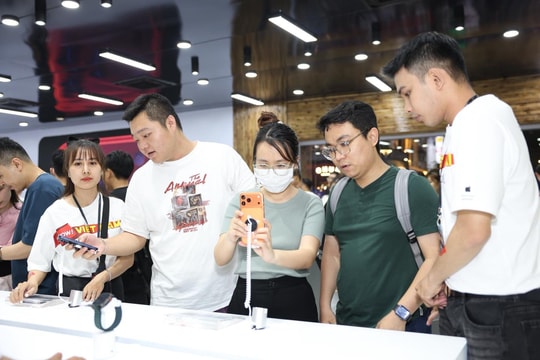 Tháng mở bán iPhone 17, Thế Giới Di Động ghi nhận doanh thu ra sao?