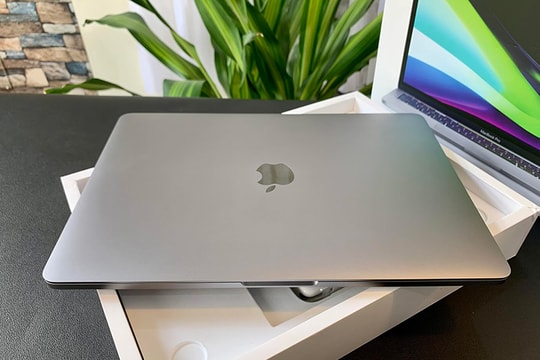 Steve Jobs từng nói “không bao giờ” nhưng Apple lại sắp làm MacBook có màn hình cảm ứng