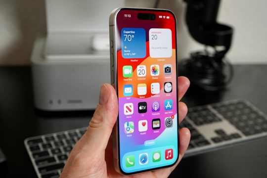 iPhone 15 Pro giảm gần 10 triệu, hiệu năng vẫn mạnh như máy mới