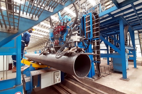 Doanh nghiệp từng thi công tại sân bay Long Thành khởi động sản xuất ống thép cho dự án khí quan trọng của Petrovietnam