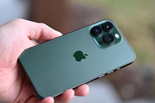 Chiếc iPhone "4 năm tuổi" bất ngờ hot trở lại, giá chưa đến 10 triệu mà hiệu năng vẫn cực mạnh