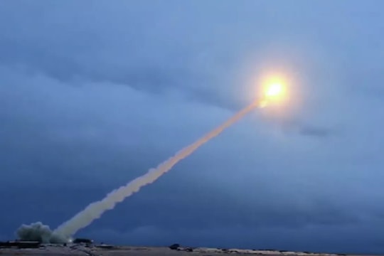 Tên lửa mang đầu đạn hạt nhân 10 megaton, vận tốc cận âm, bay liên tục 7 ngày trước khi hủy diệt đối thủ