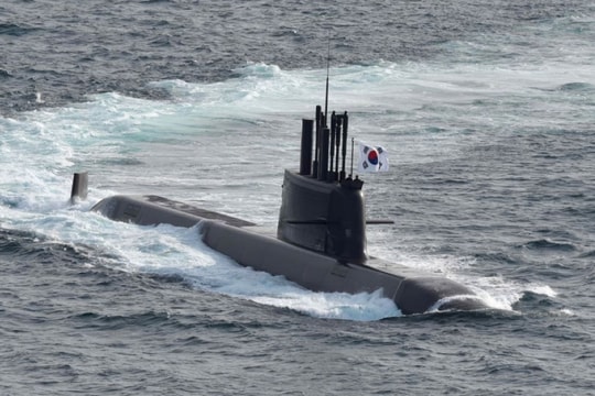 Vũ khí "chìm dưới biển" nặng 4.000 tấn, có thể phóng tới 10 tên lửa đạn đạo, tự nhận diện mục tiêu và ra đòn chính xác