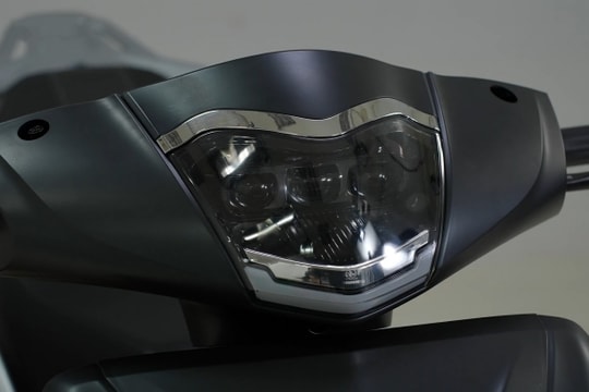 "SH chạy điện" chính thức xuất hiện: Thiết kế đẳng cấp, pin Lithium 120 km/sạc, giá từ 25 triệu