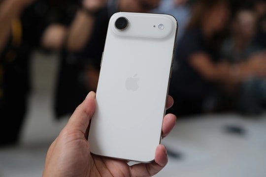 iPhone Air "ế" toàn cầu