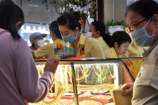 Dự báo giá vàng ngày mai 3/11: Giai đoạn tích lũy chuẩn bị cho nhịp tăng mới?