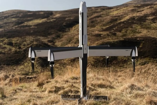 Dòng vũ khí có thể "tự sát" số lượng lớn, tốc độ bay 250 km/h, dễ dàng phá hủy xe tăng và pháo binh