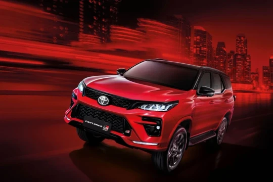Toyota Fortuner gây sốt thị trường SUV 7 chỗ: Giá giảm sâu, trang bị nhiều công nghệ