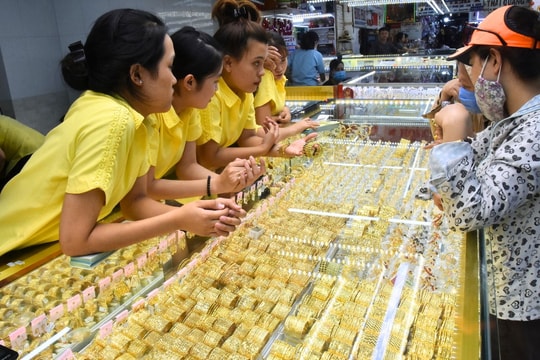 Dự báo giá vàng ngày mai 6/11: Áp lực ngắn hạn chưa kết thúc